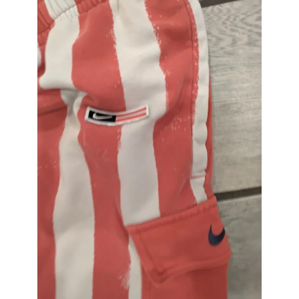 Vintage Y2K Nike Men's Small Cotton Athletic Shorts –‎ Red/White Brush Stripe